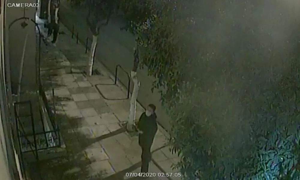 Βανδαλισμός εκκλησίας από "φεμιναζίστριες" με άσεμνα συνθήματα